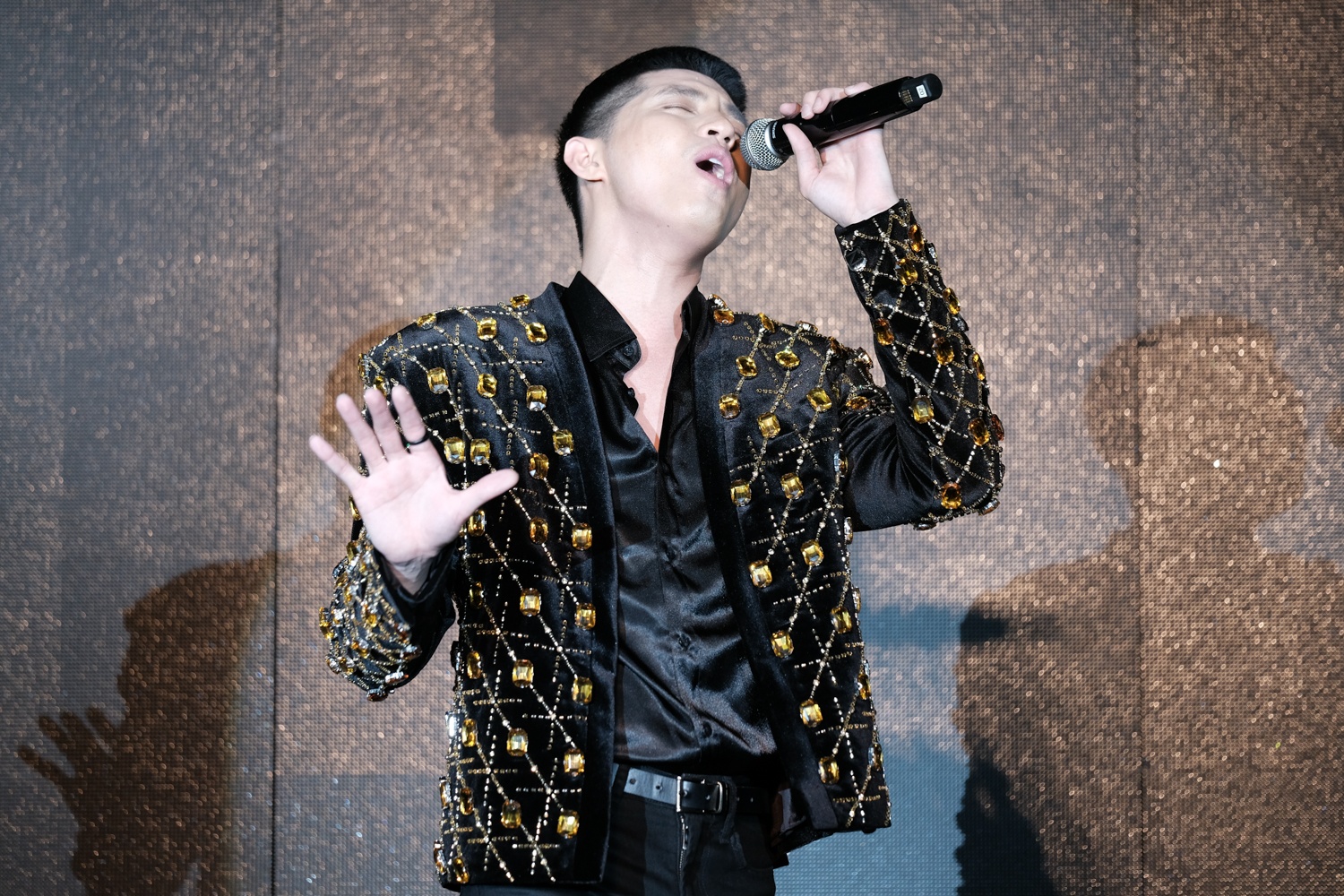 Noo Phuoc Thinh tam su ve su nghiep anh 1