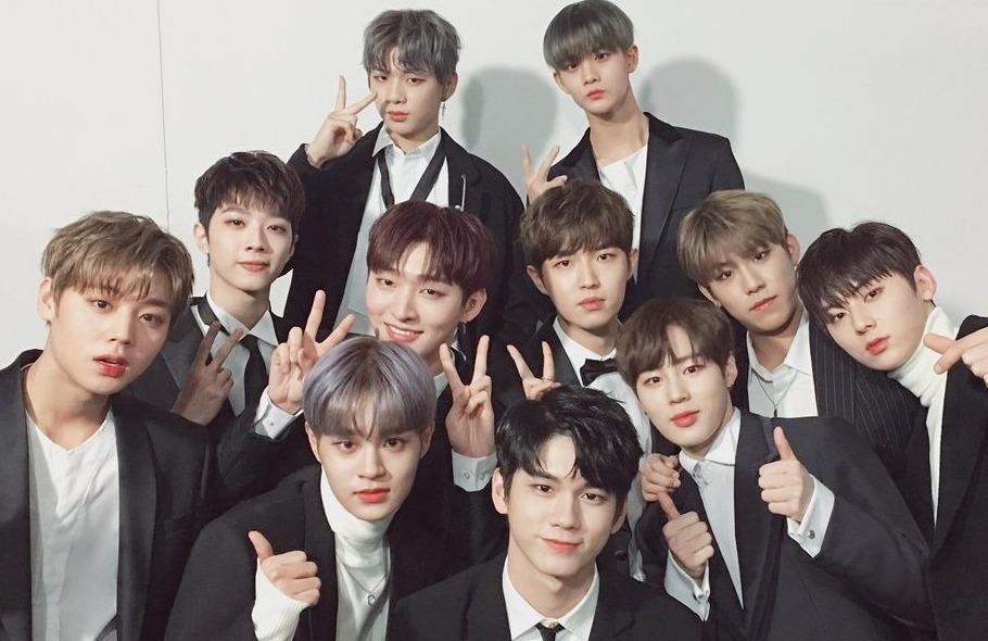 Wanna One vuot mat BTS truoc ngay tan ra hinh anh