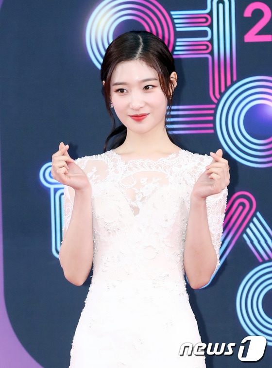 Hwasa tren tham do KBS Entertainment Awards anh 8