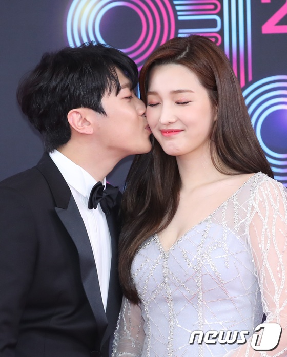 Hwasa tren tham do KBS Entertainment Awards anh 10