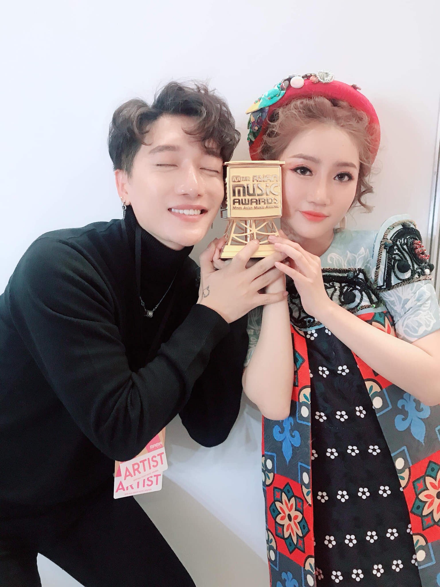 MV Tình nhân ơi gây tranh cãi ảnh 3 MV Tinh nhan oi gay tranh cai anh 3