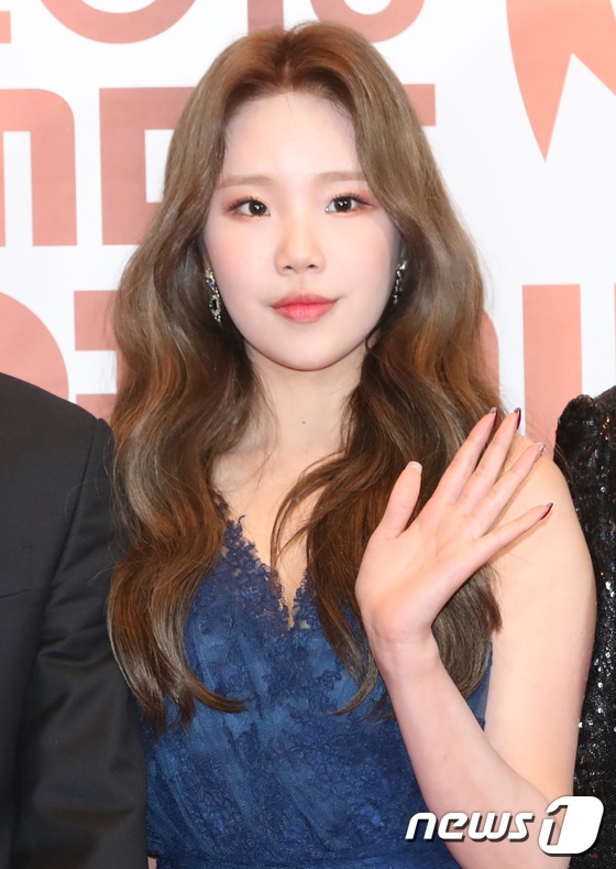 Kim So Hyun tren tham do MBC Entertainment Awards anh 5