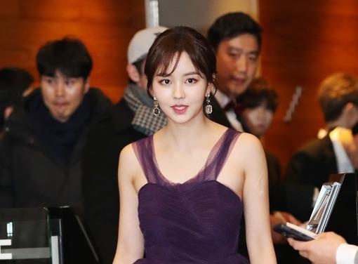 Sao nhi dinh dam Han Quoc quyen ru o tuoi 19, thu hut tren tham do hinh anh