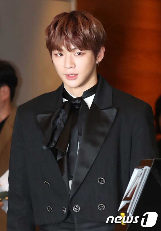 Kim So Hyun tren tham do MBC Entertainment Awards anh 10