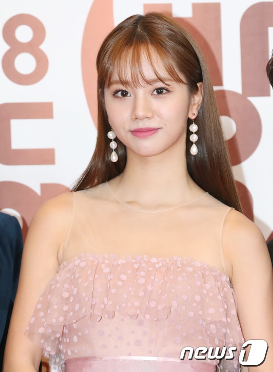 Kim So Hyun tren tham do MBC Entertainment Awards anh 3