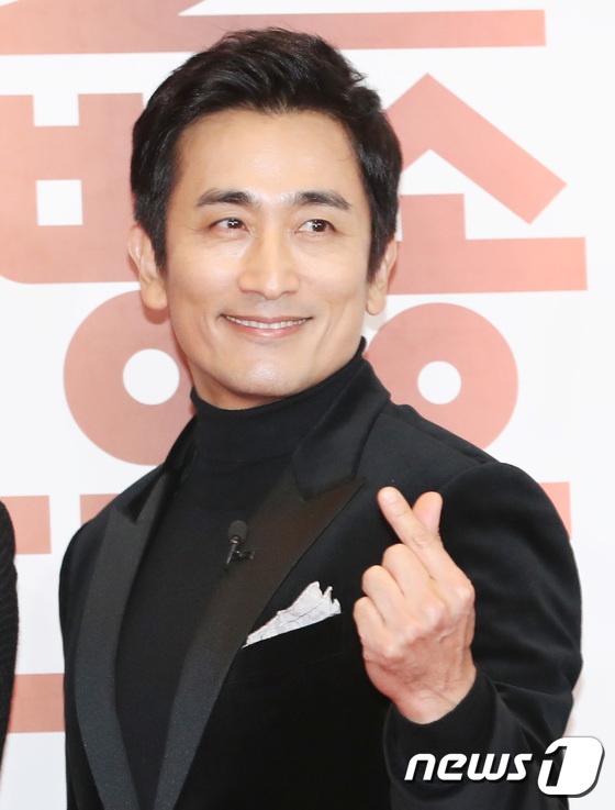 Kim So Hyun tren tham do MBC Entertainment Awards anh 12