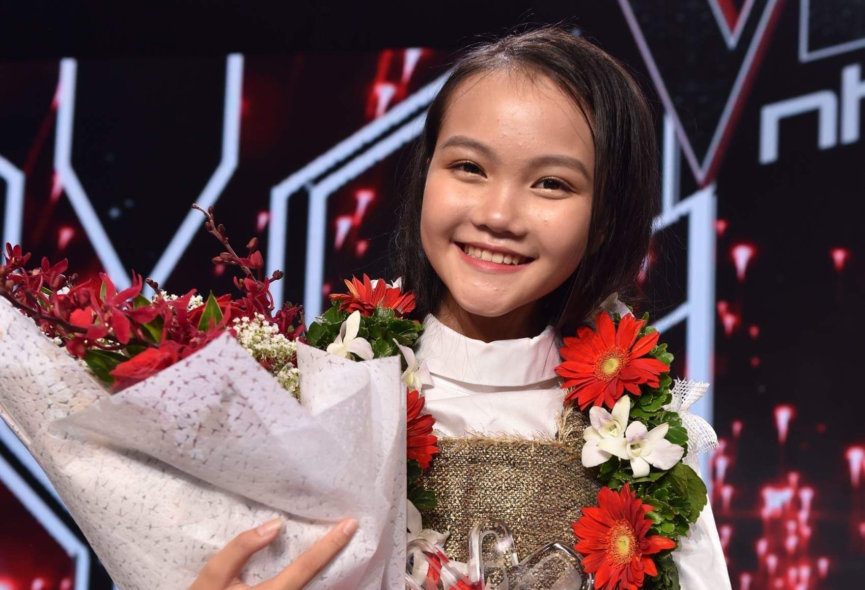 Co be dan ca Ha Quynh Nhu tro thanh quan quan Giong hat Viet nhi 2018 hinh anh