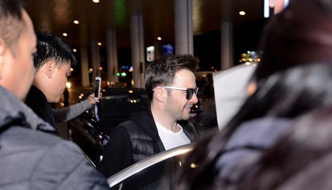 Fan Viet cho nhieu gio giua troi lanh 8 do C don thanh vien Westlife hinh anh