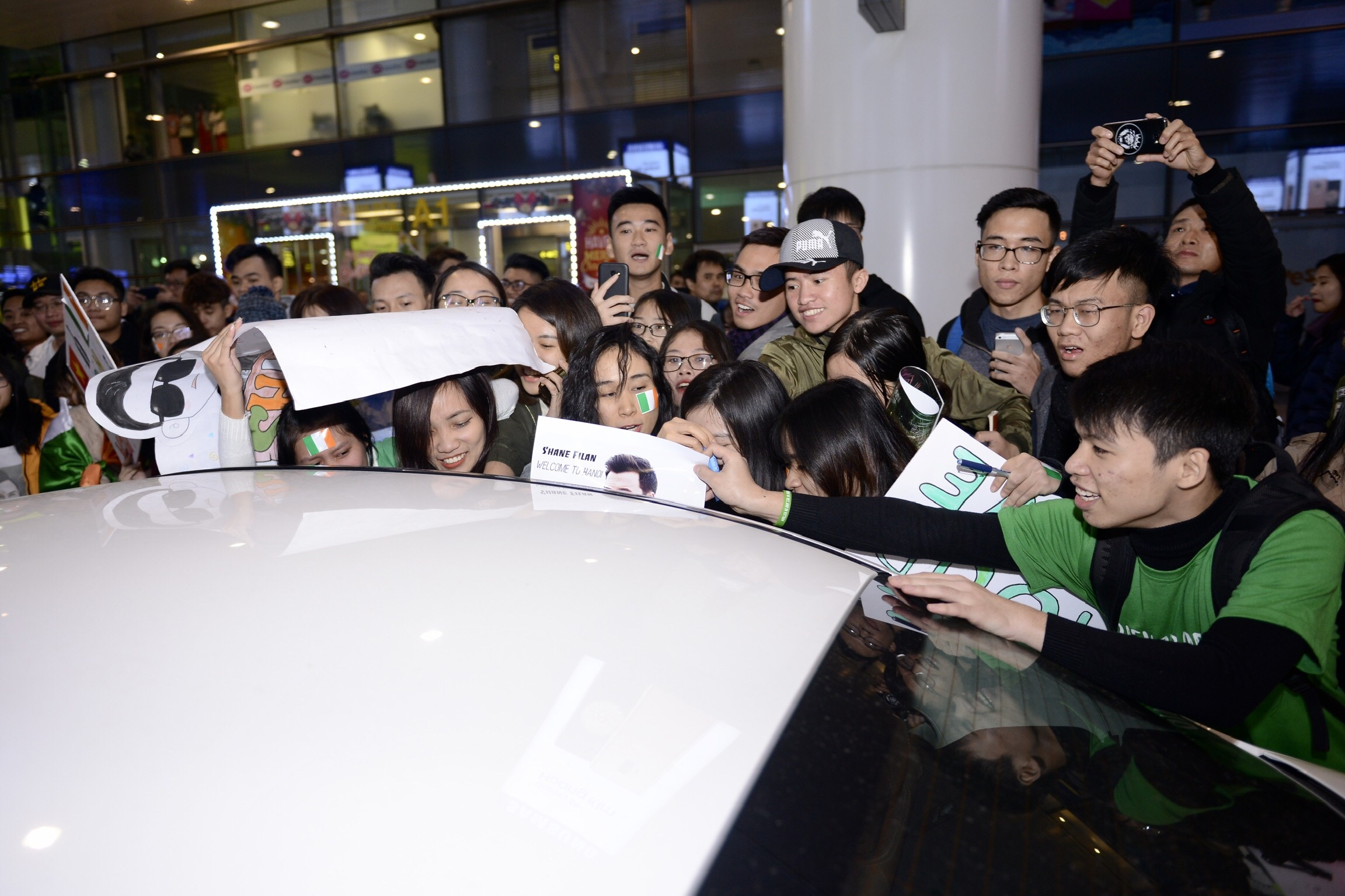 Shane Filan den Viet Nam anh 6