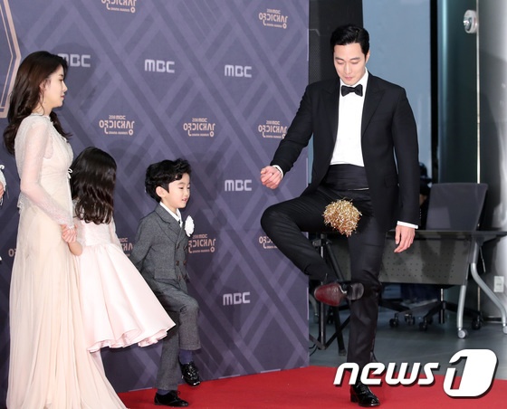 sao nu goi cam tren tham do MBC Drama Awards anh 3