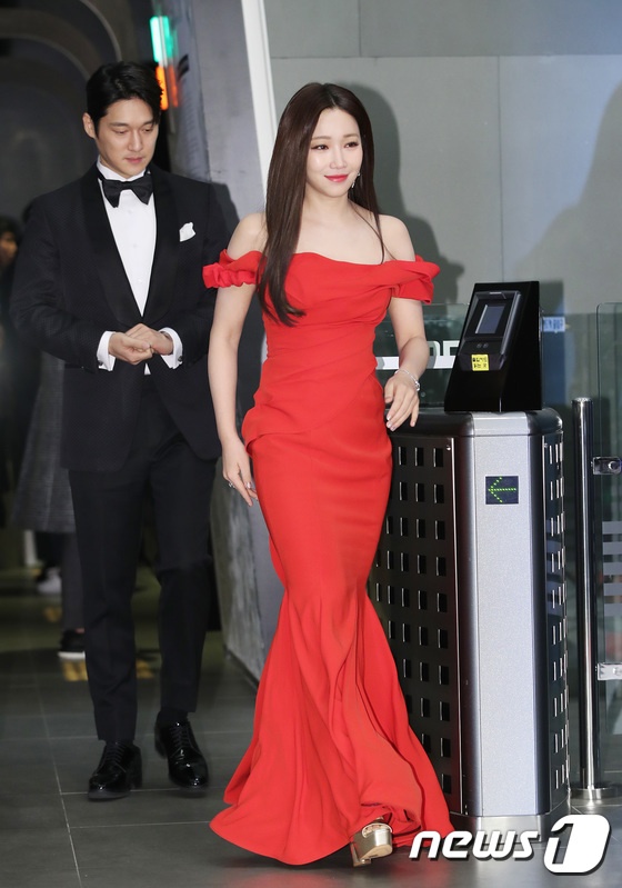 sao nu goi cam tren tham do MBC Drama Awards anh 6