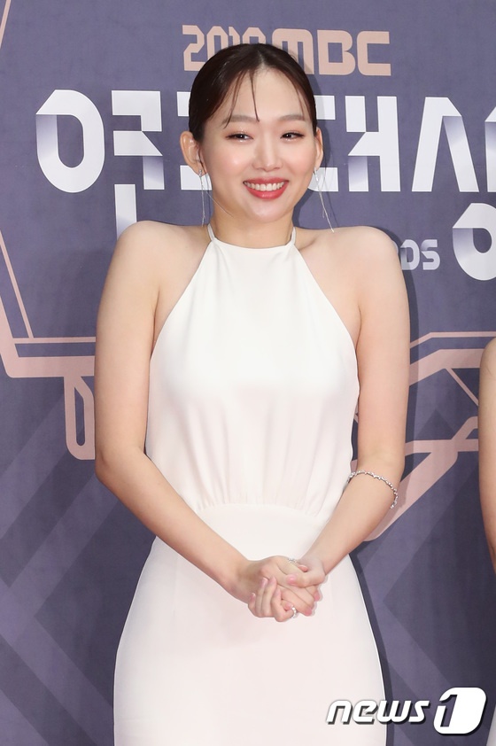 sao nu goi cam tren tham do MBC Drama Awards anh 7