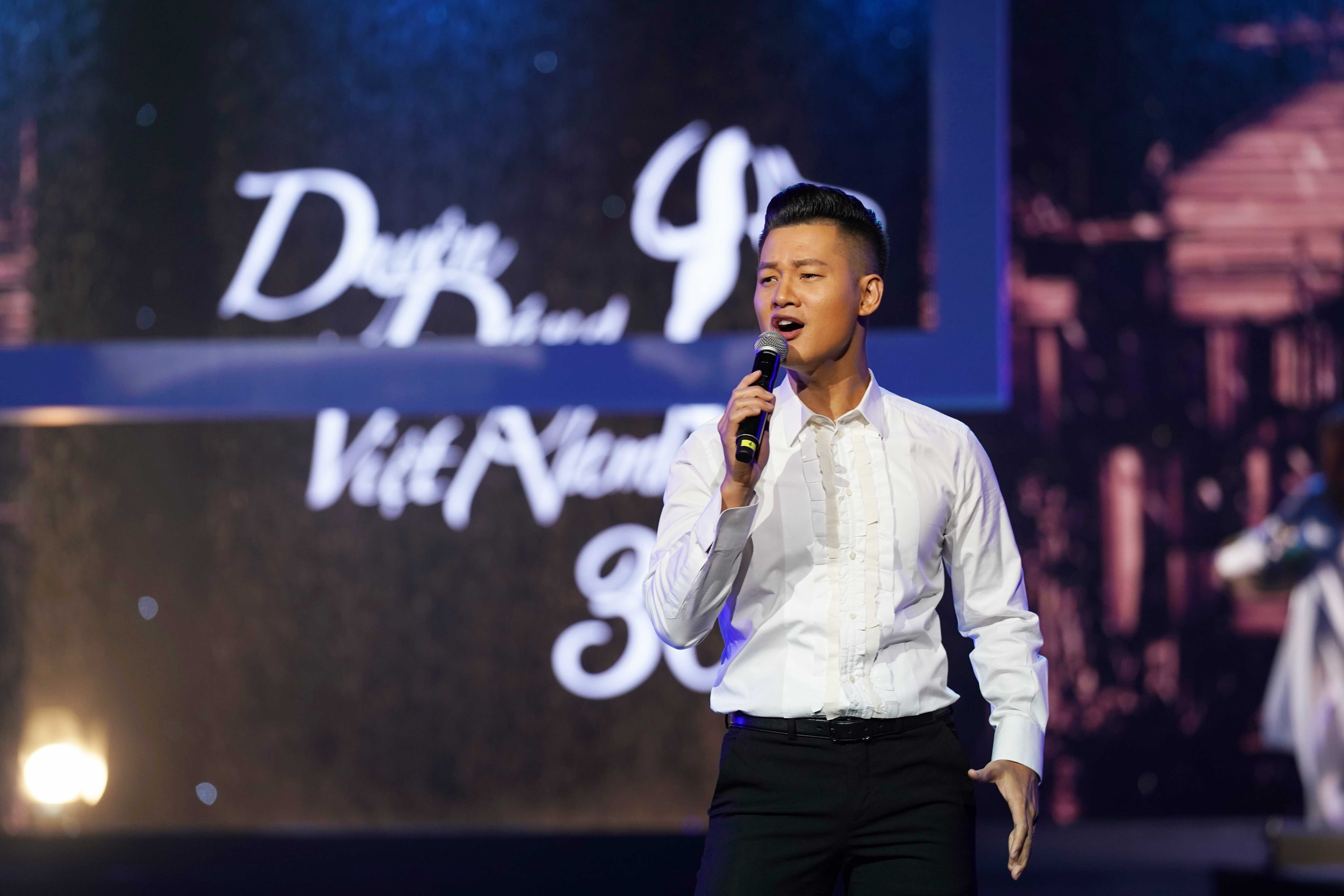 Thu Minh,  Le Quyen trong dem nhac anh 7