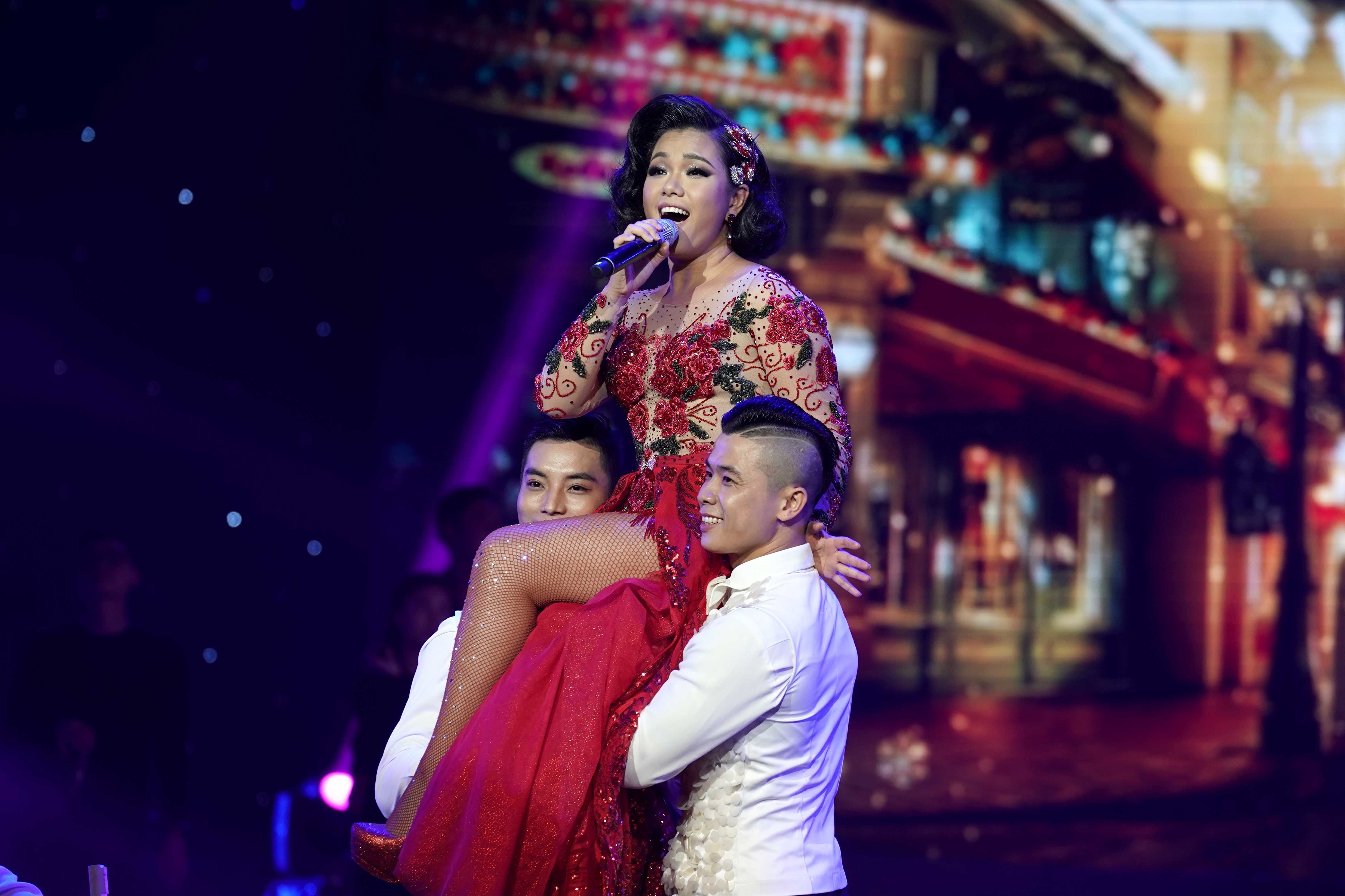 Thu Minh,  Le Quyen trong dem nhac anh 5