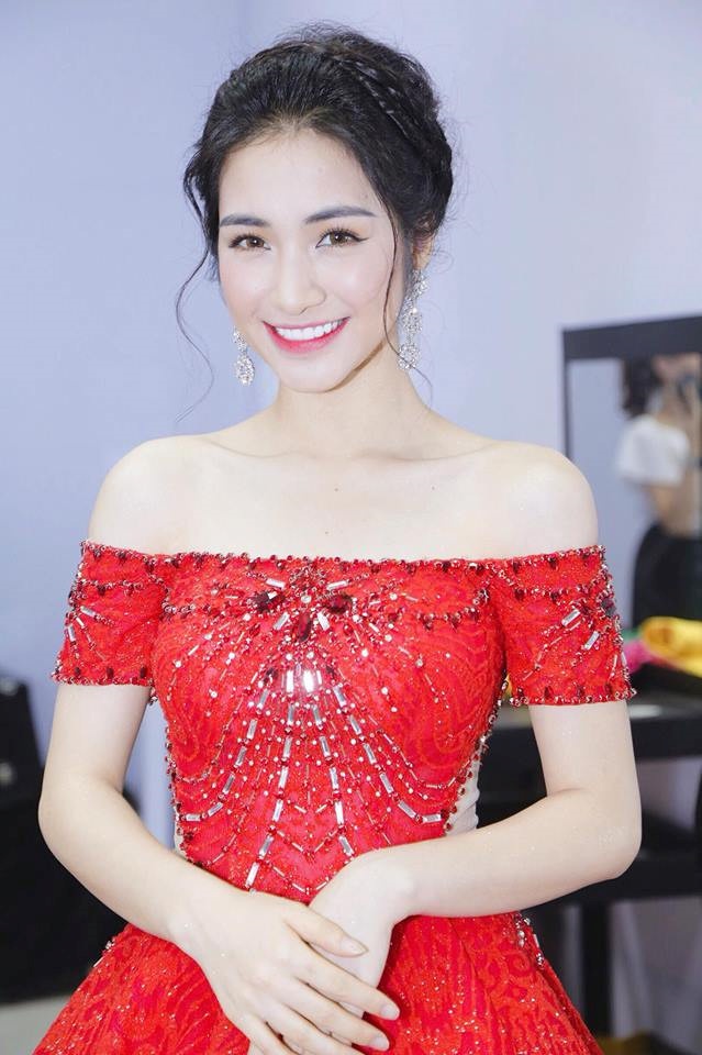 Hoa Minzy mot nam tai tieng anh 4