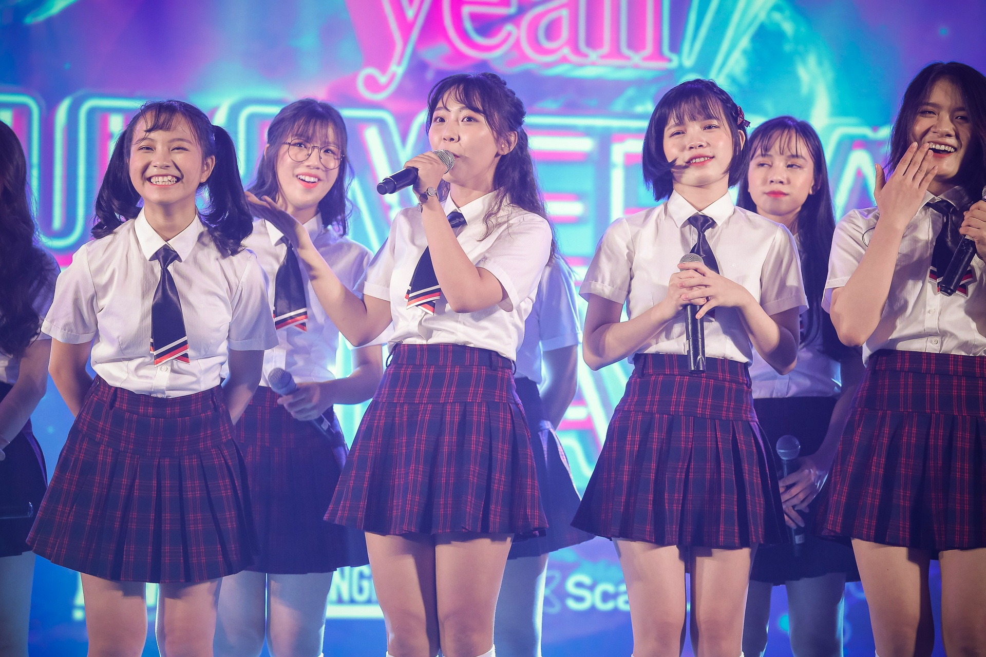 nhom nhac dong nhat Viet nam dien cung dong nhi anh 10