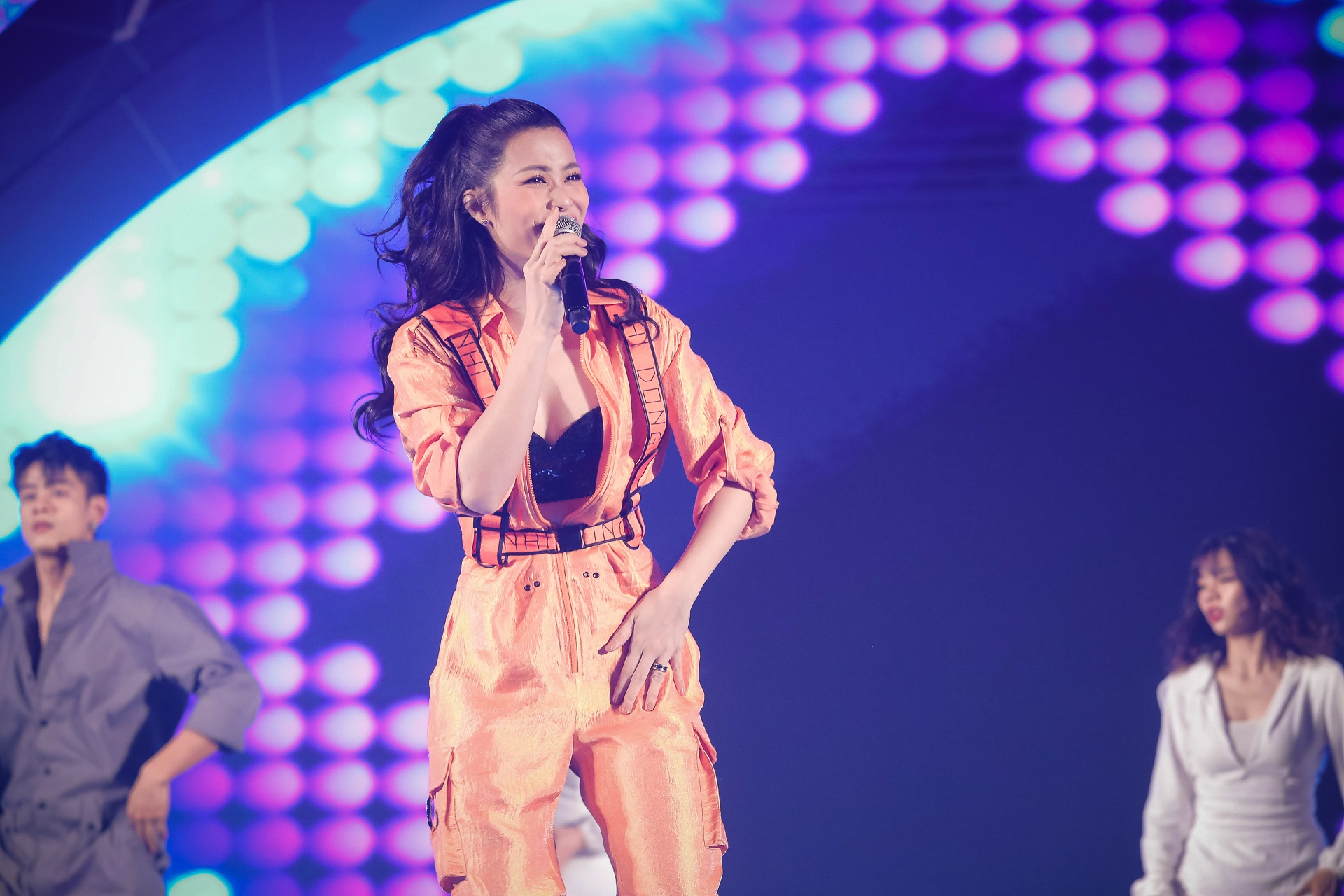 nhom nhac dong nhat Viet nam dien cung dong nhi anh 1