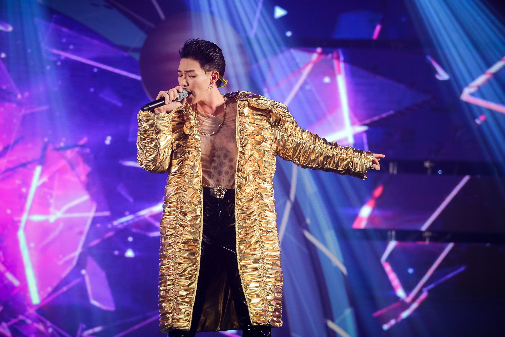 nhom nhac dong nhat Viet nam dien cung dong nhi anh 3