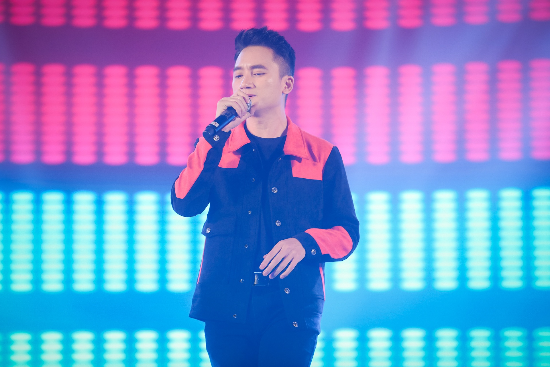 nhom nhac dong nhat Viet nam dien cung dong nhi anh 4