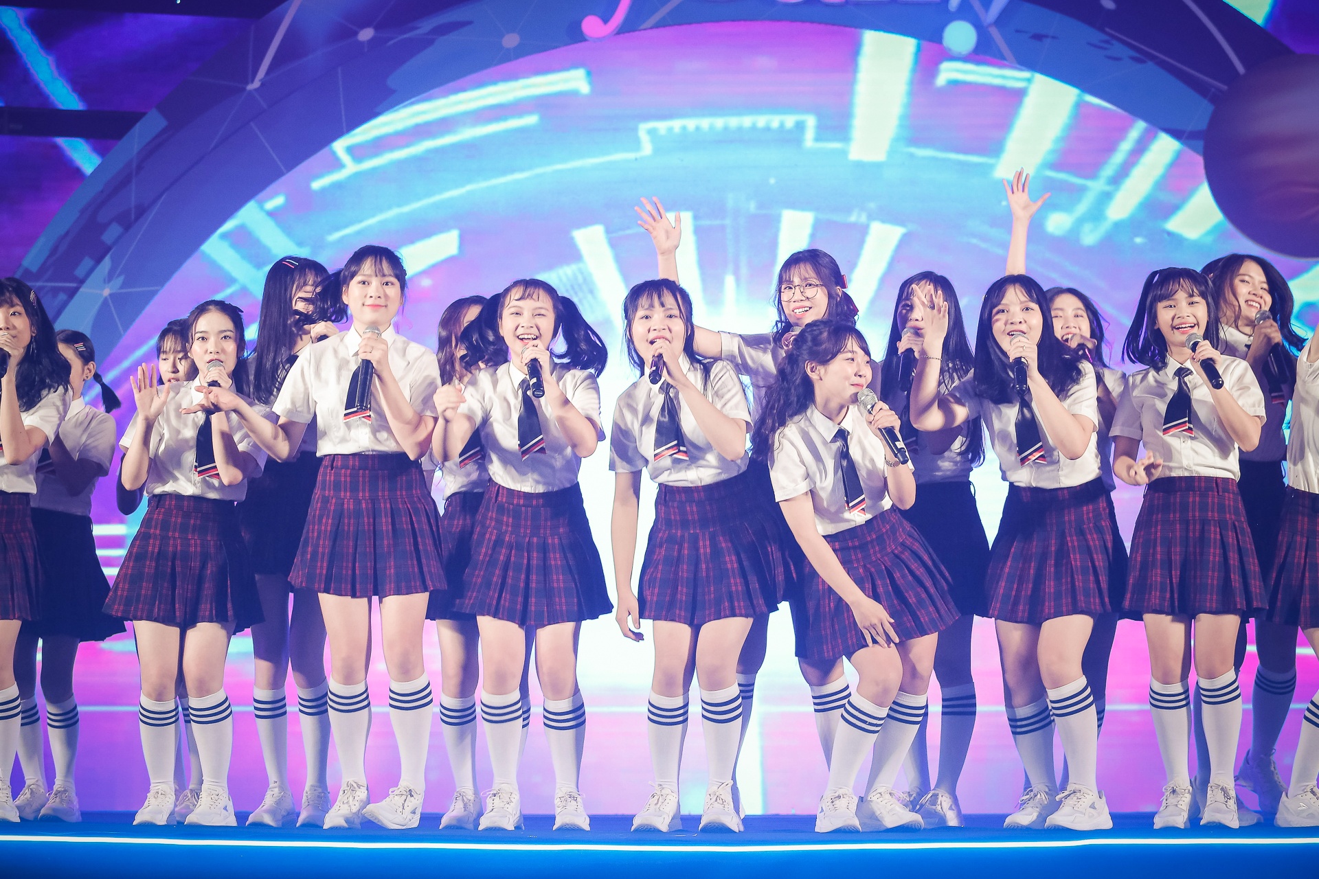 nhom nhac dong nhat Viet nam dien cung dong nhi anh 8