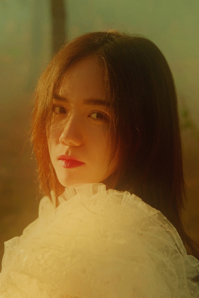 Phuog Ly tu hot girl tro thanh ca si anh 3