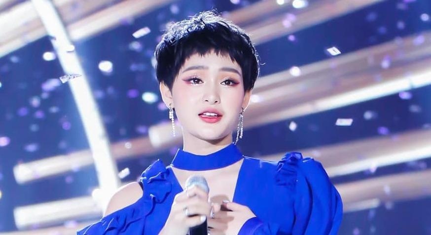 Hien Ho - guong mat gay tranh cai thanh ca si moi an tuong nhat nam hinh anh