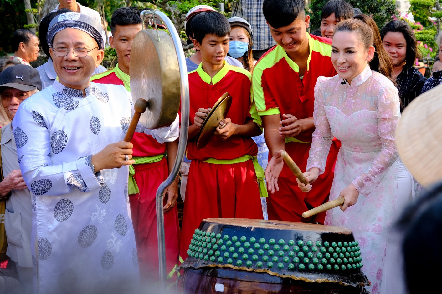 Phi Nhung làm từ thiện ảnh 3 Phi Nhung lam tu thien anh 3