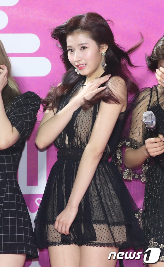 MC mac ho hang trong troi lanh anh 4