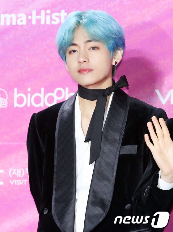 MC mac ho hang trong troi lanh anh 12