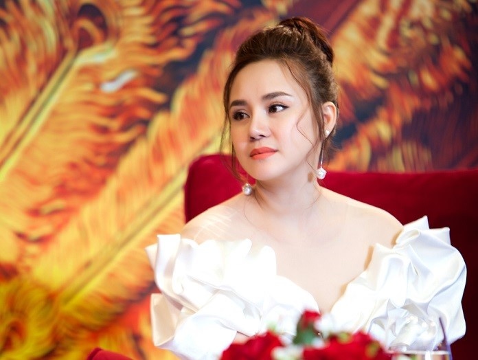 Vy Oanh tiep tuc gay gat chi trich dan chi vi tien ma bat chap hinh anh