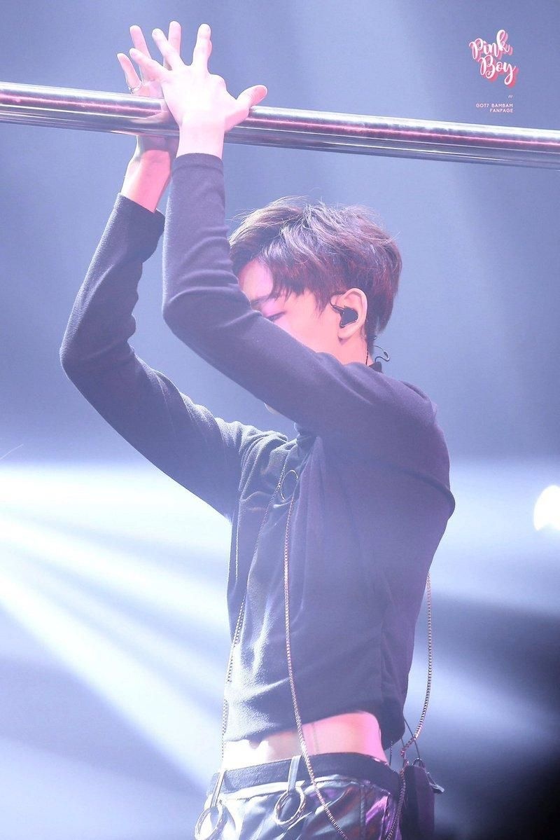 sao nam mac crop top anh 4