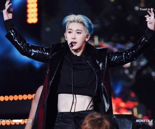 sao nam mac crop top anh 5