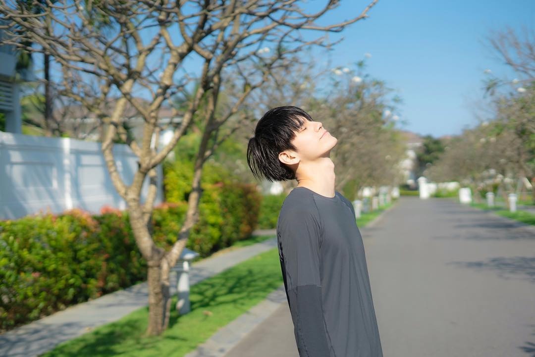 Ong Seung Woo dang hinh chup tai da nang anh 3