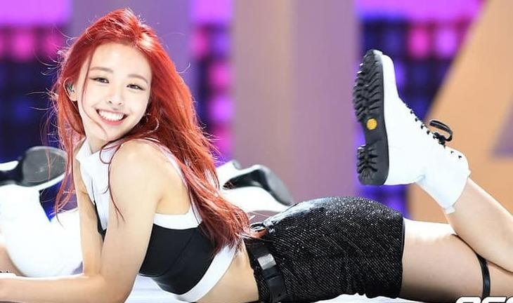 Dan gai xinh 10X cua JYP bieu dien goi cam trong lan dau ra mat hinh anh