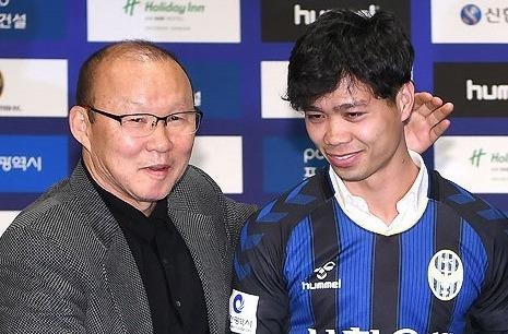 Cong Phuong duoc chao don voi nhac Son Tung hinh anh