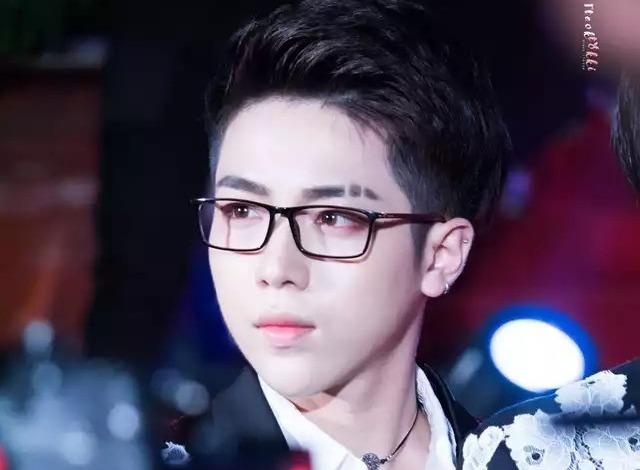 Ban trai tin don cua Ha Vi xac nhan roi nhom UNI5 hinh anh