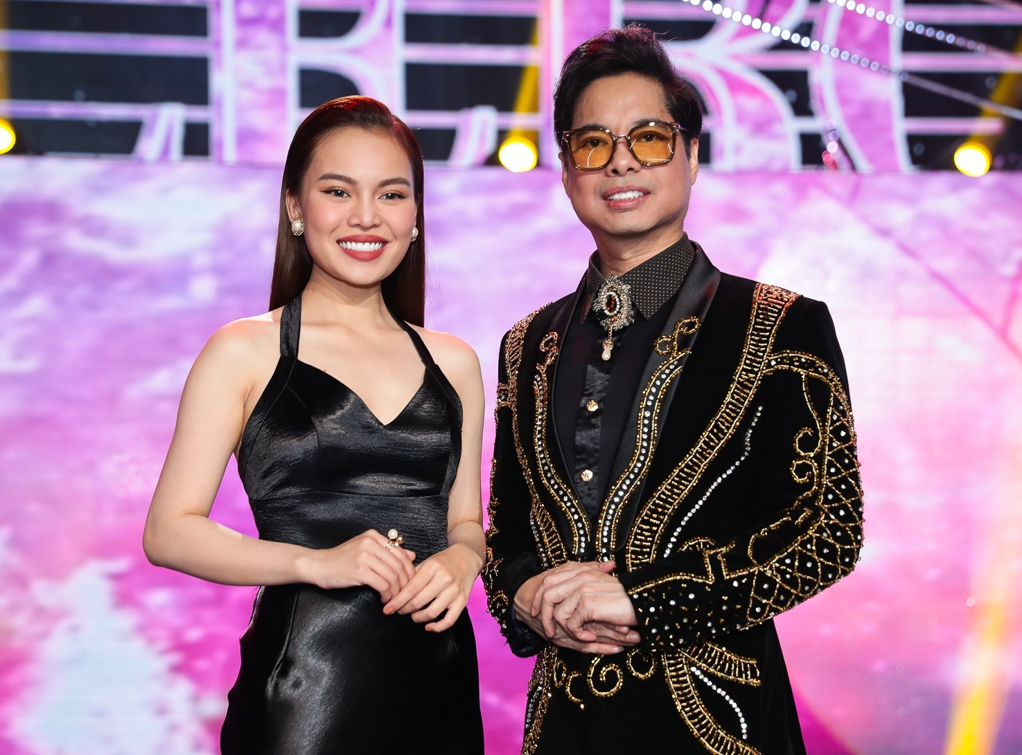 Giang Hong Ngoc goi cam sau khi sinh con anh 3