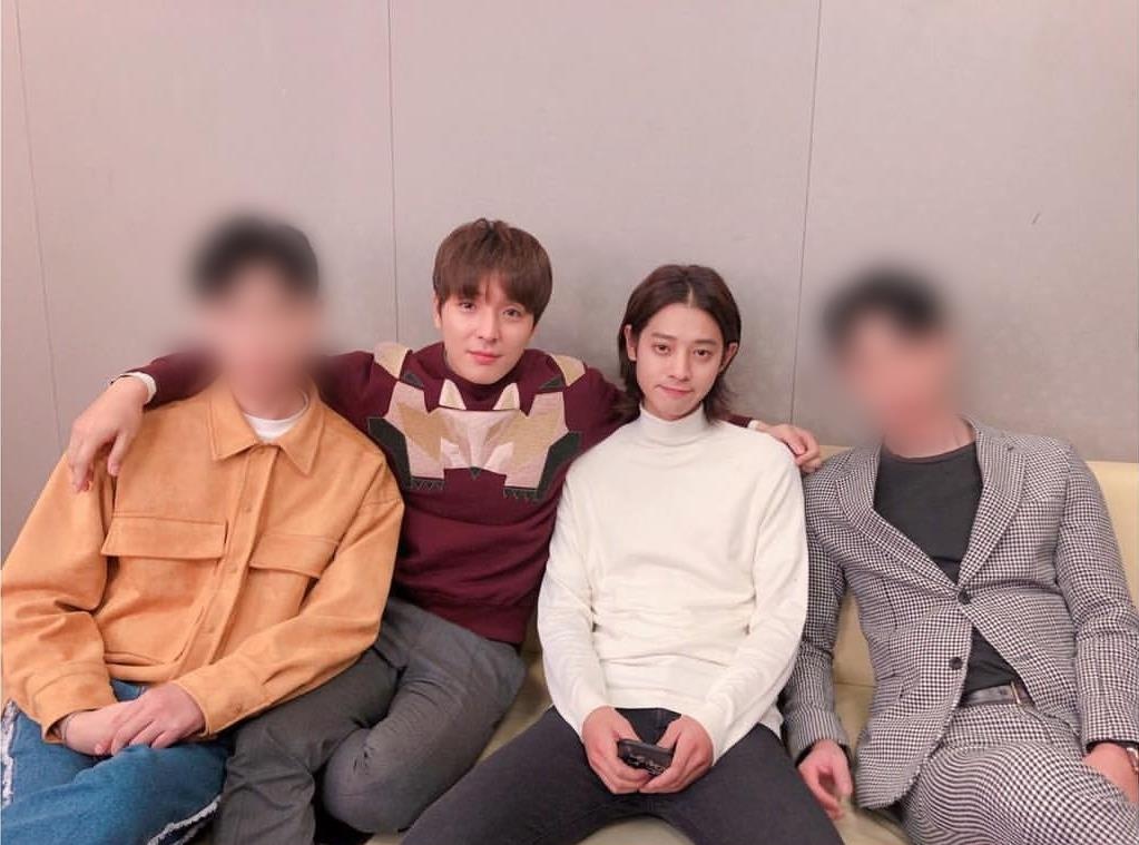 ca si thu 3 trong nhom chat tinh duc anh 2