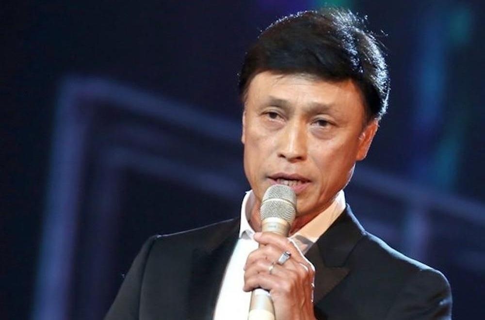 Danh ca Tuan Ngoc lam giam khao Giong hat Viet o tuoi 72 hinh anh