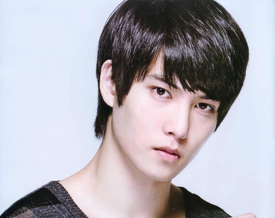 Video khien fan buc xuc voi ly do Jong Hyun cham vong 3 cua Yoona hinh anh