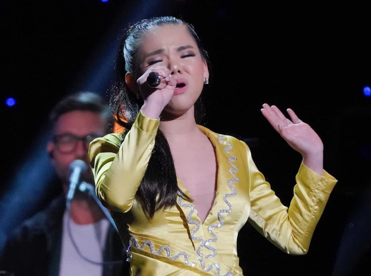 Phan thi bi cat giup co gai Viet 19 tuoi lot top 40 American Idol hinh anh