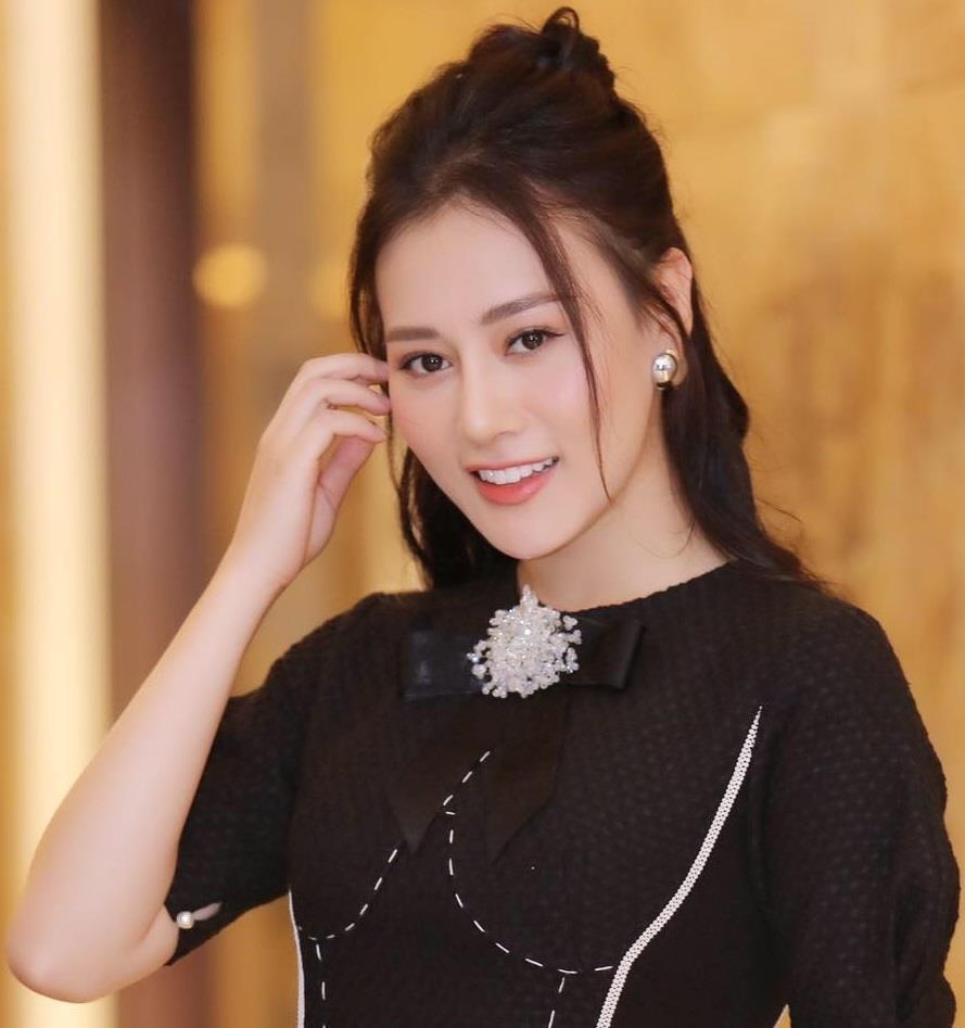 Phương Oanh Quỳnh búp bê thi ai là triệu phú ảnh 1 Phuong Oanh Quynh bup be thi ai la trieu phu anh 1