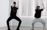 Duc Phuc tap nhay theo my nhan goi cam tung hop tac Seungri hinh anh