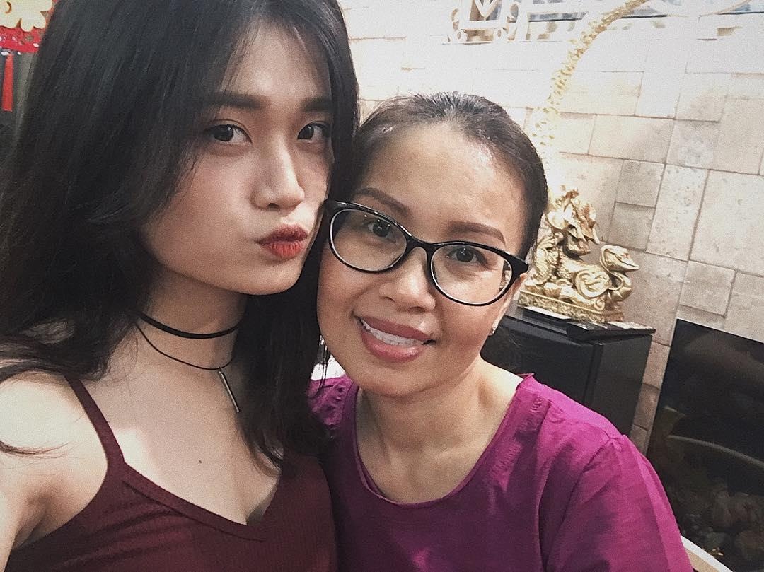 Hoc tro chuc mung sinh nhat Cam ly anh 6