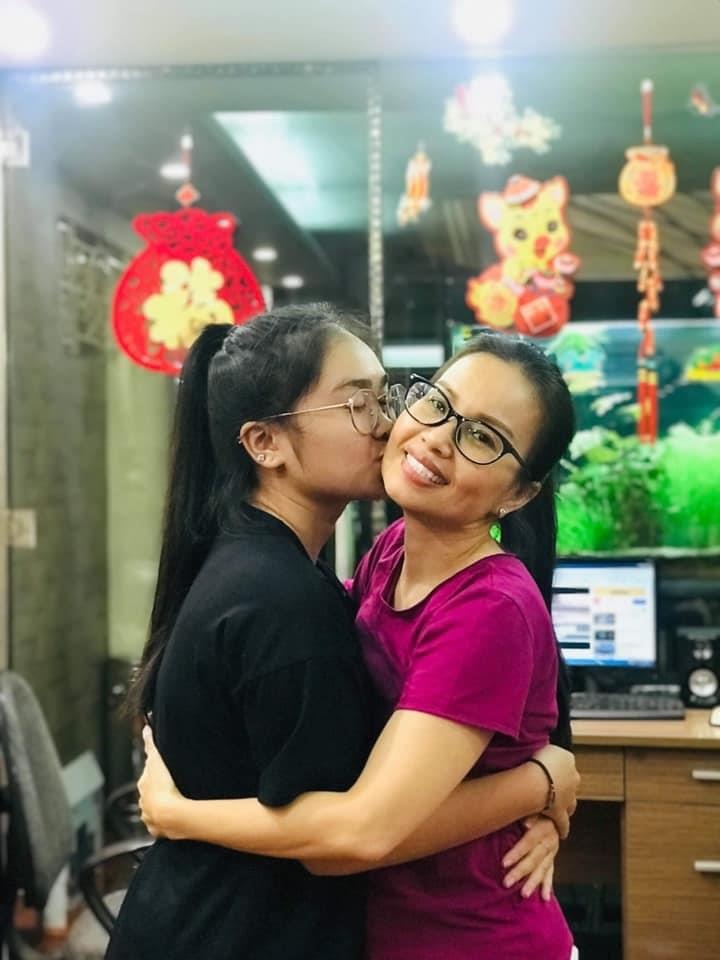 Hoc tro chuc mung sinh nhat Cam ly anh 3