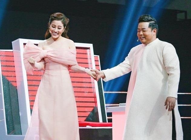 'Ngoc nu Bolero' than mat khoac tay Quang Le, hat nhac che du thi sinh hinh anh