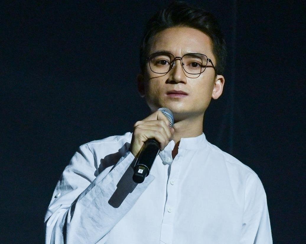 Phan Manh Quynh hat live da diet ca khuc ve cuoc doi Han Mac Tu hinh anh