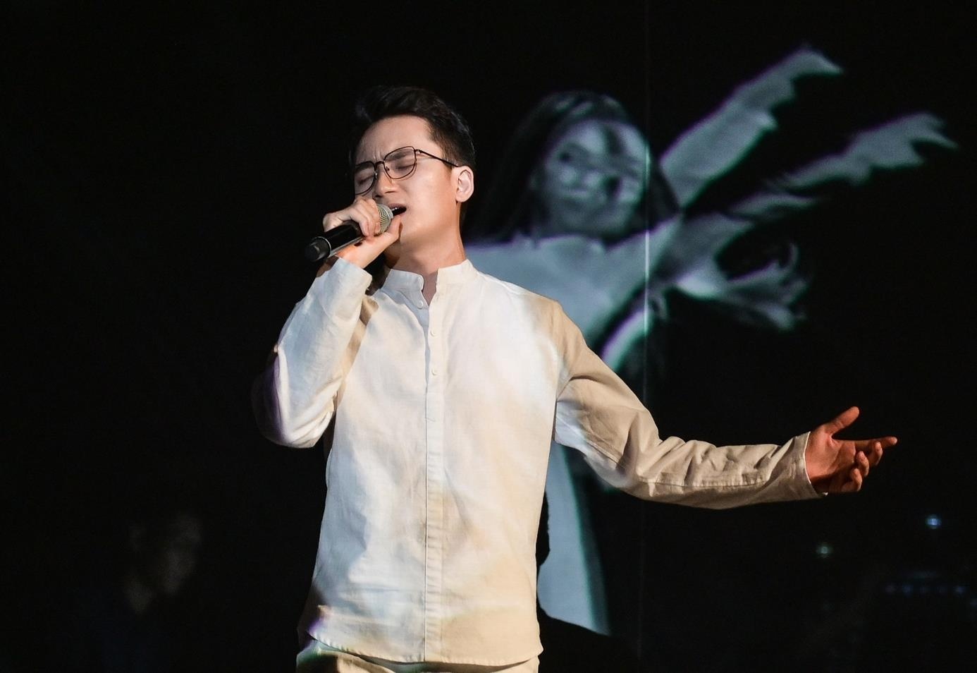 Phan Manh Quynh anh 4