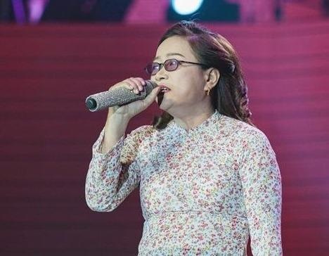 Thi sinh khiem thi nghen ngao noi ve uoc mo hat truoc Ngoc Son hinh anh