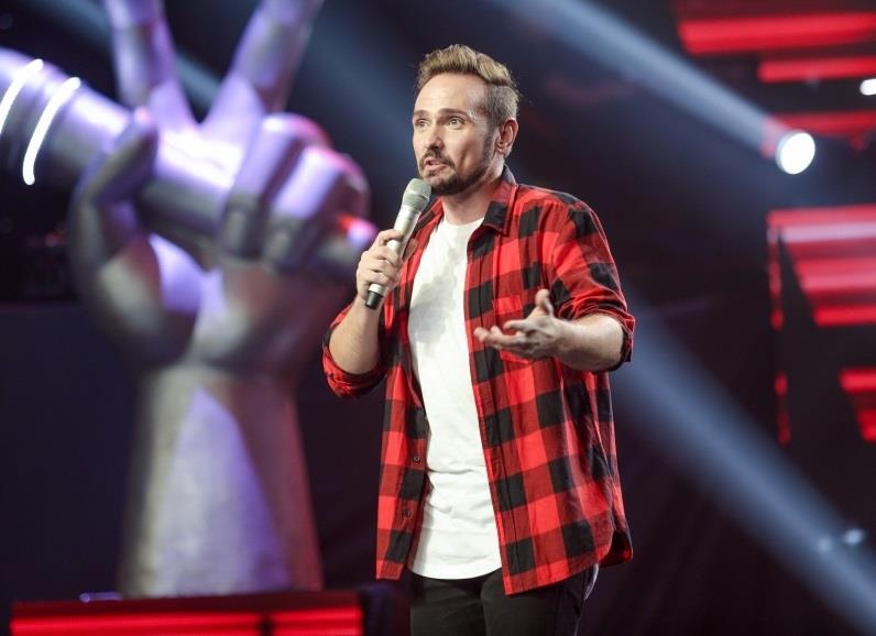 Chang trai Anh khien san khau Giong hat Viet bung no hinh anh